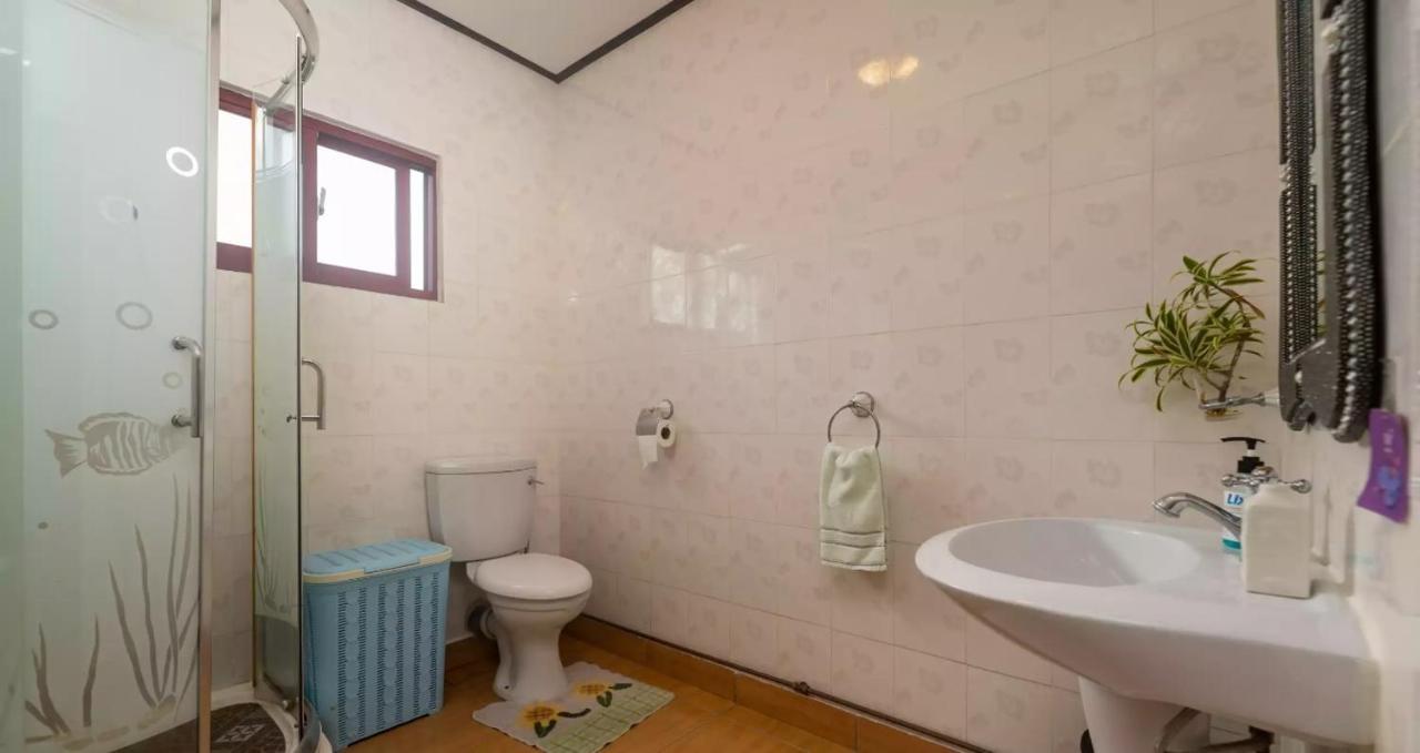 Апартаменты Chez Benoit Self Catering Виктория Экстерьер фото
